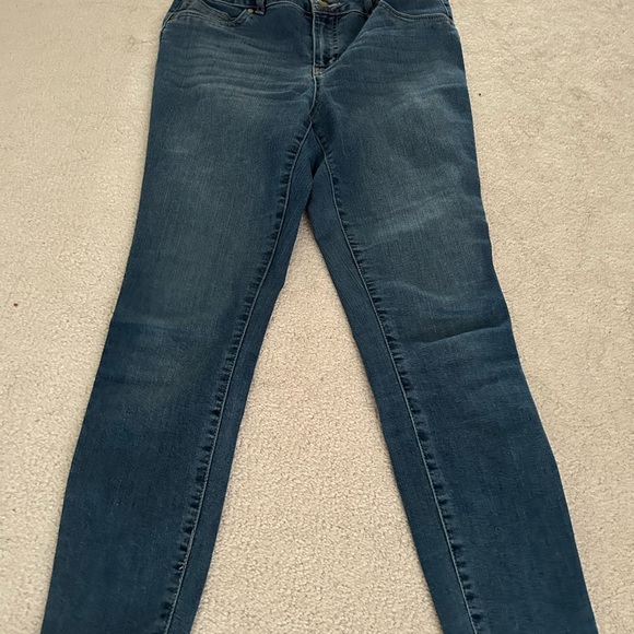 Dark wash old navy jeans - EUC - worn once - Picture 3 of 3